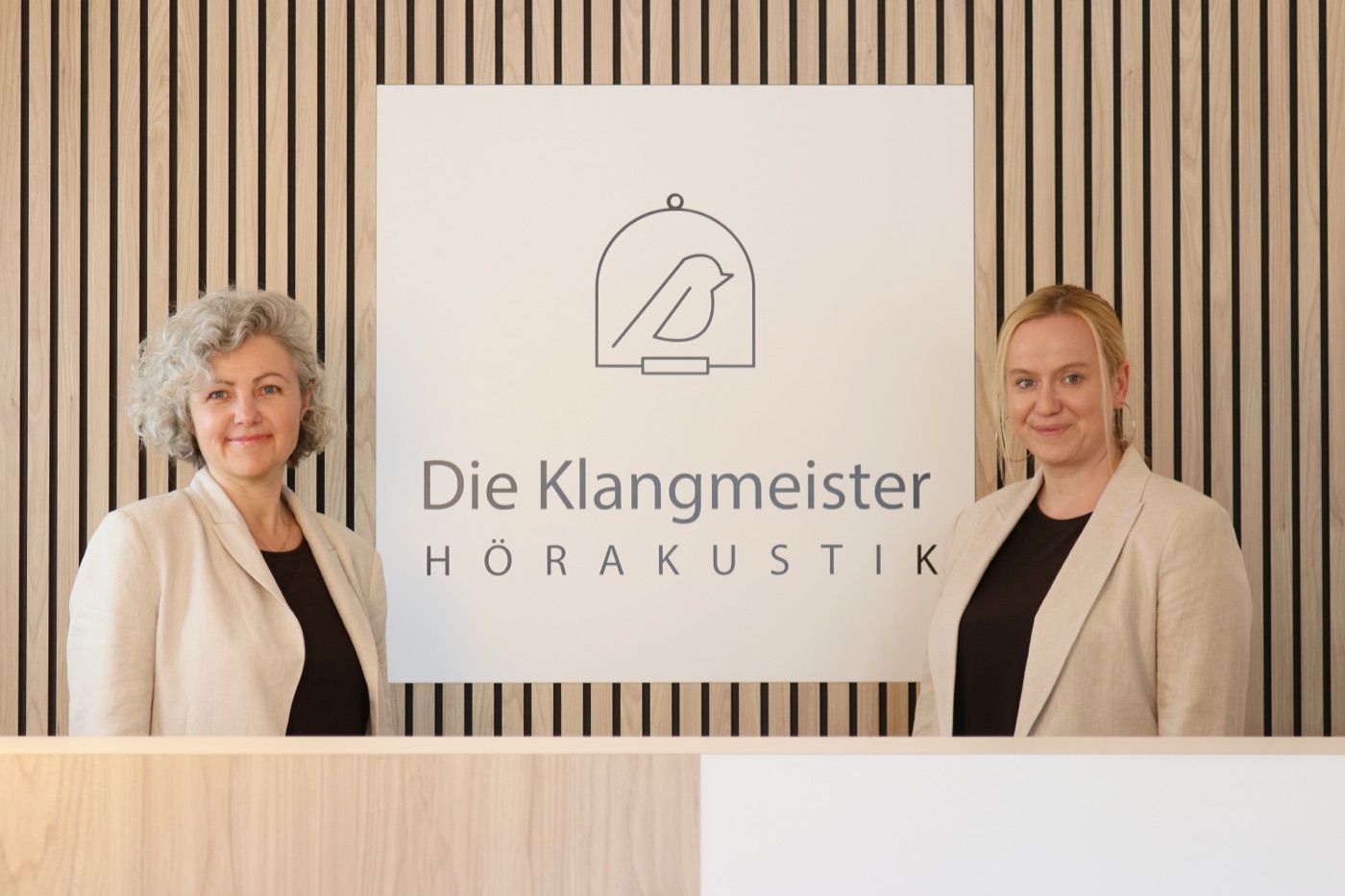 Das Team von Die Klangmeister Salzgitter-Bad an der Empfangstheke